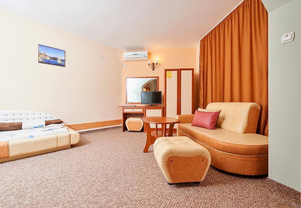 Peneka Hotel Поморіє Екстер'єр фото